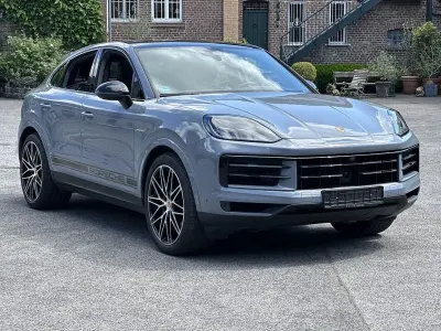 Usata Porsche Cayenne E-Hybrid Coupe 470 CV (345 kW) 2023 Grigio Coupé