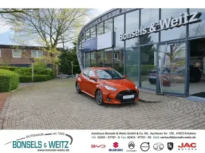 Gebraucht Toyota Yaris Hybrid 92 PS (67 kW) 2022 Orange metallic Kleinwagen