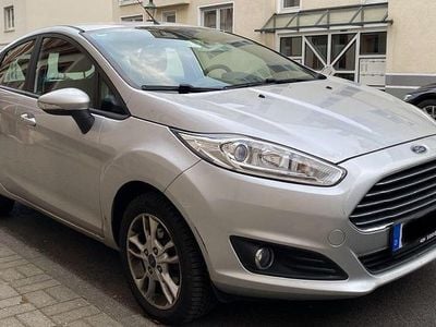 Gebraucht Ford Fiesta SYNC Edition 80 PS (58 kW) 2015 Silber Kleinwagen