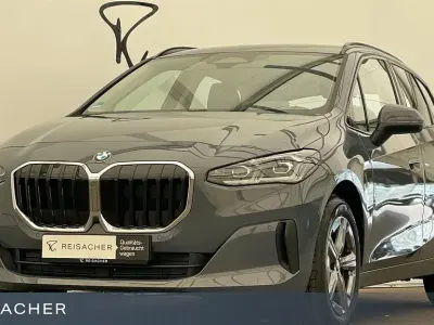Gebraucht BMW 220 Active Tourer 150 PS (110 kW) 2025 Grau Van / Kleinbus
