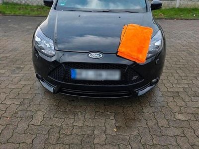 Schwarz Gebraucht 2012 Ford Focus ST Kombi | 7.500 € (Guter Preis)
