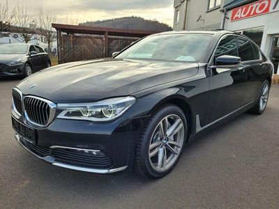 Gebraucht BMW 730 Sport Line 265 PS (194 kW) 2018 Black sapphire metallic Limousine