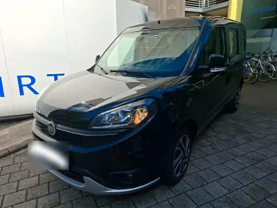 Brugt Fiat Doblò Trekking 120 HK (88 kW) 2022 Sort MPV