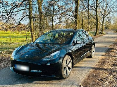 Second-hand Tesla Model 3 Standard Range Plus 226 kW (308 CP) 2022 Negru Berlinǎ