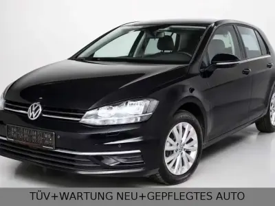 Gebraucht VW Golf VII Trendline 86 PS (63 kW) 2014 Deep black perleffekt Kleinwagen