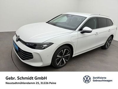 White metallic Gebraucht 2024 VW Passat Business Kombi | 41.900 € (Guter Preis)