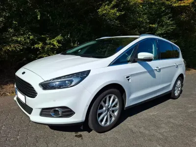 Gebraucht Ford S-MAX Titanium 179 PS (131 kW) 2018 Weiß Van / Kleinbus
