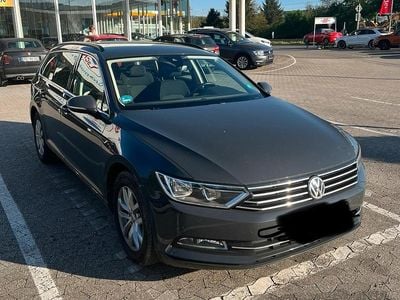 Gebraucht VW Passat Comfortline 150 PS (110 kW) 2019 Grau Kombi