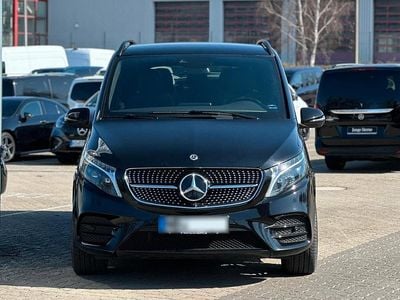 Usata Mercedes V300 AMG 237 CV (174 kW) 2023 Nero Monovolume
