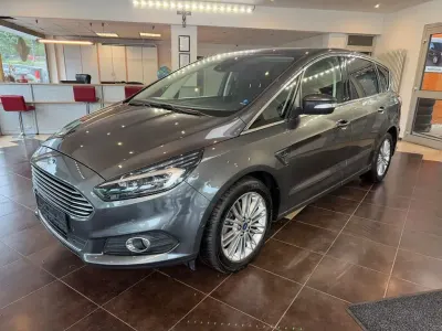 Gebraucht Ford S-MAX Titanium 190 PS (139 kW) 2018 Grau Van / Kleinbus