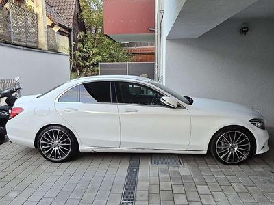 Gebraucht Mercedes C300 Avantgarde 245 PS (180 kW) 2019 Weiß Limousine