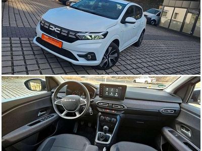 Neu Dacia Sandero Essentiel 101 PS (74 kW) 2025 Weiß Limousine