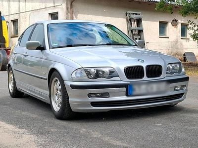 BMW 323
