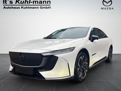 Neu Mazda 6e Takumi-Line 189 kW (258 PS) 2026 Weiß (snowflake white pearl) Limousine
