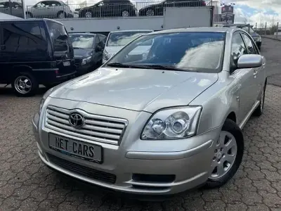 Usata Toyota Avensis 129 CV (94 kW) 2004 Grigio Berlina