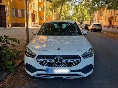 Gebraucht Mercedes GLA180 116 PS (85 kW) 2020 Weiß SUV