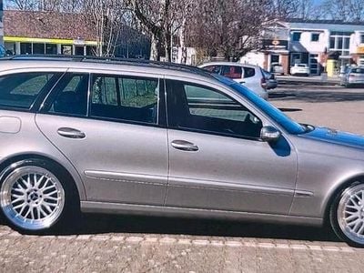 Mercedes E200