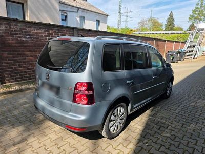 Second-hand VW Touran 170 CP (125 kW) 2009 Gri Monovolum