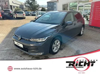 Gebraucht VW Golf VIII Life 150 PS (110 kW) 2025 Grau Limousine