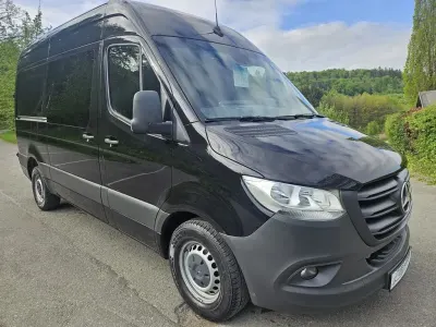 Używany Mercedes Sprinter 163 KM (119 kW) 2021 Czarny Van