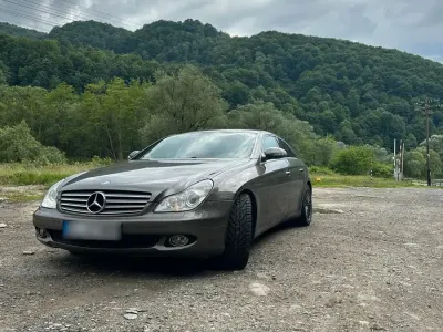 Gebraucht Mercedes CLS320 224 PS (164 kW) 2006 Gold Coupé