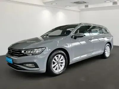 Gebraucht VW Passat Business 150 PS (110 kW) 2022 Mondsteingrau Kombi