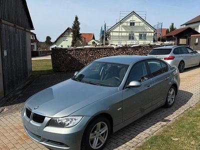Gebraucht BMW 318 143 PS (105 kW) 2008 Grau Limousine
