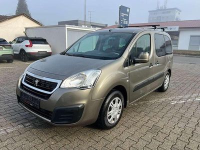 Gebraucht Peugeot TePee 120 PS (88 kW) 2015 Beige Kombi