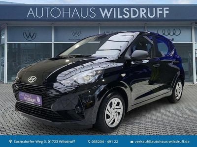 Neu Hyundai i10 Comfort 63 PS (46 kW) 2025 Schwarz Kleinwagen