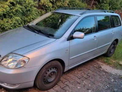 Gebraucht Toyota Corolla 90 PS (66 kW) 2003 Silber Kombi