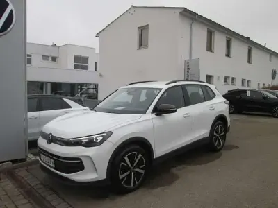 Gebraucht VW Tiguan Goal 193 PS (141 kW) 2025 Pure white SUV