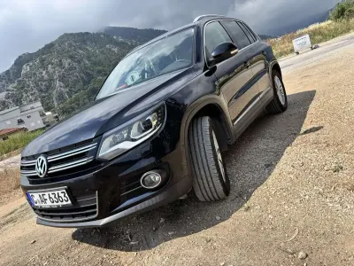Gebraucht VW Tiguan Sportline 160 PS (117 kW) 2012 Grau SUV