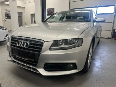Używany Audi A4 Attraction 120 KM (88 kW) 2011 Srebrny Kombi