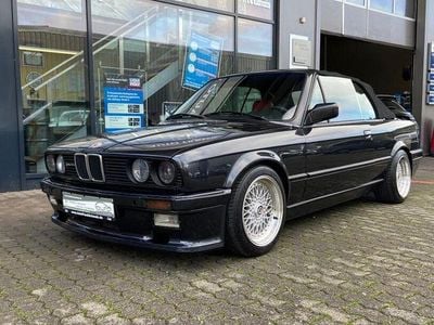 Gebraucht BMW 325 165 PS (121 kW) 1988 Schwarz Cabrio