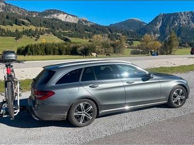 Gebraucht Mercedes C180 113 PS (83 kW) 2019 Grau Kombi