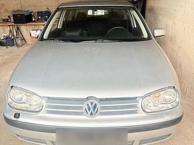 Gebraucht VW Golf IV 104 PS (76 kW) 2002 Silber Kleinwagen