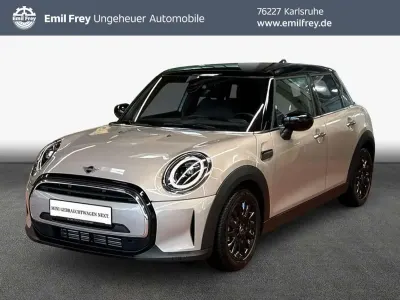 Gebraucht Mini Cooper Classic 136 PS (100 kW) 2023 Rooftop grey metallic Kleinwagen
