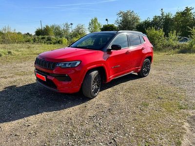 Usado Jeep Compass 241 HP (177 kW) 2022 Vermelho SUV