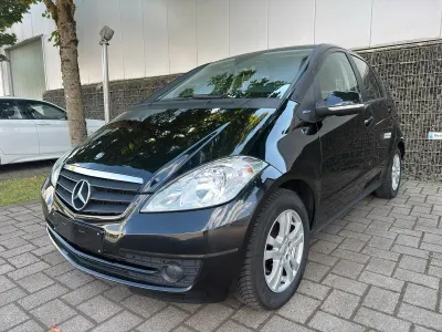 Gebraucht Mercedes A160 95 PS (69 kW) 2012 Schwarz Kleinwagen