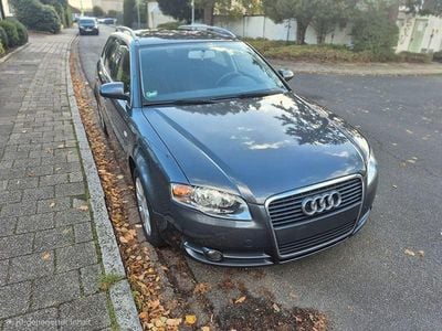 Grau Gebraucht 2005 Audi A4 Kombi | 3.690 € (Guter Preis)