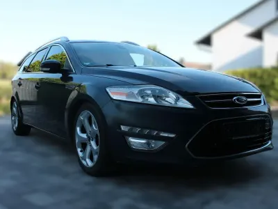 Gebraucht Ford Mondeo 140 PS (102 kW) 2012 Blau Limousine