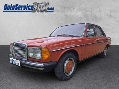 Englischrot (504u) Gebraucht 1981 Mercedes 200 Limousine | 9.950 €