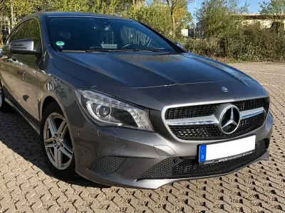 Gebraucht Mercedes CLA220 177 PS (130 kW) 2015 Grau Limousine