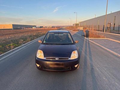 Gebraucht Ford Fiesta 80 PS (58 kW) 2005 Blau Kleinwagen