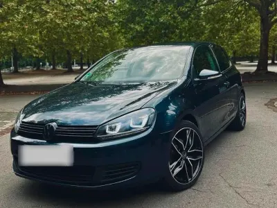 Gebraucht VW Golf VI 105 PS (77 kW) 2011 Blau Kleinwagen