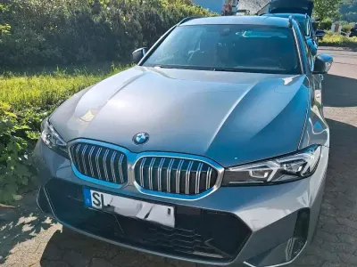 Gebraucht BMW 330 M Sport 245 PS (180 kW) 2024 Grau Kombi