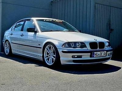 BMW 323