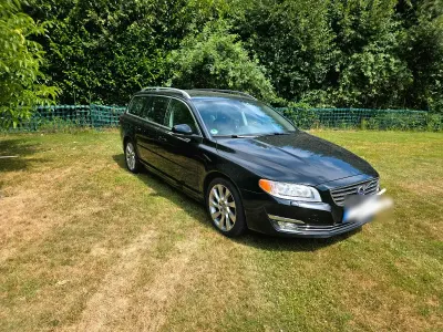 Gebraucht Volvo V70 Summum 215 PS (158 kW) 2013 Schwarz Kombi