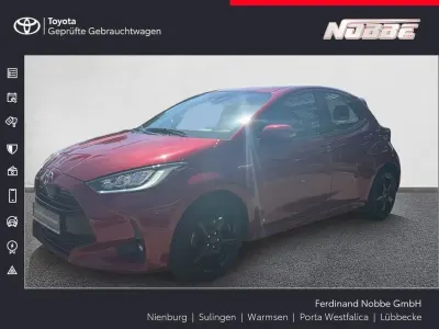 Gebraucht Toyota Yaris Hybrid Club 116 PS (85 kW) 2020 Tokiorot perleffekt Kleinwagen