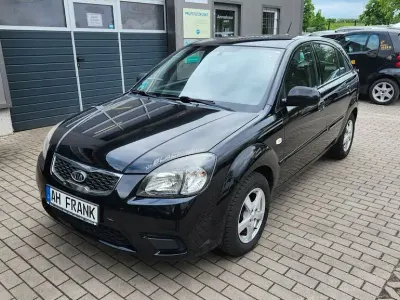 Gebraucht Kia Rio Vision 97 PS (71 kW) 2011 Schwarz Limousine